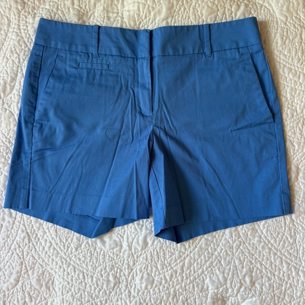 Ann Taylor Devin fit shorts size 4 in blue